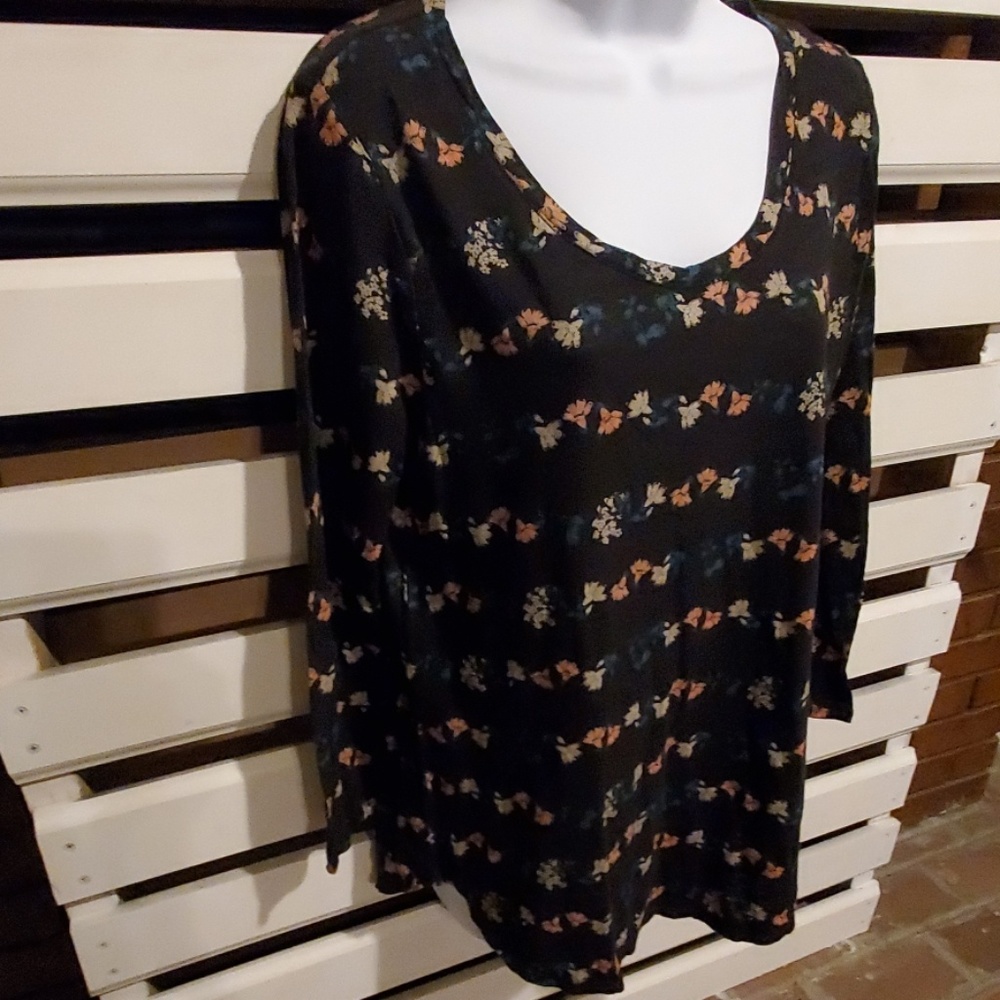 LUCKY BRAND long sleeve tshirt.      #443 - Picture 3 of 6
